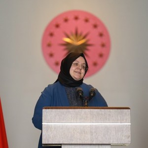 Emine Erdoğan Hosts Zehra Zümrüt Selçuk and Foster Families in the Presidential Palace within the Scope of the Workshop Organized by the Ministry of Family, Labour and Social Services - fotoğraf 3