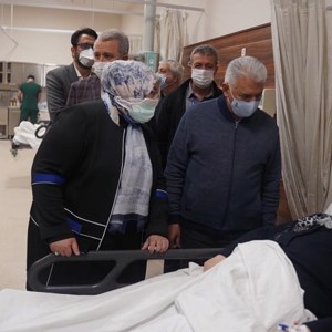 Bakan Selçuk, İzmir’de Depremin Yaşandığı Bölgede İncelemelerde Bulundu - fotoğraf 3