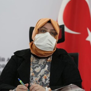 Bakan Selçuk, İzmir’de Depremin Yaşandığı Bölgede İncelemelerde Bulundu - fotoğraf 2