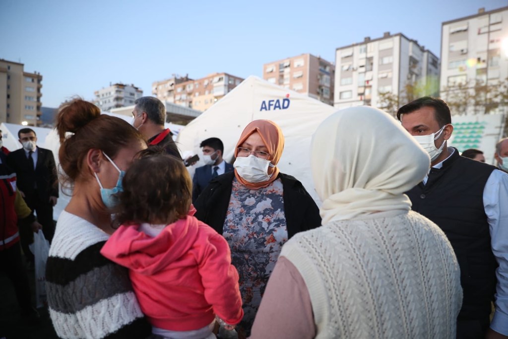 Bakan Selçuk: “Depremden Etkilenen İzmir’de SED Ödemelerini Öne Çektik”