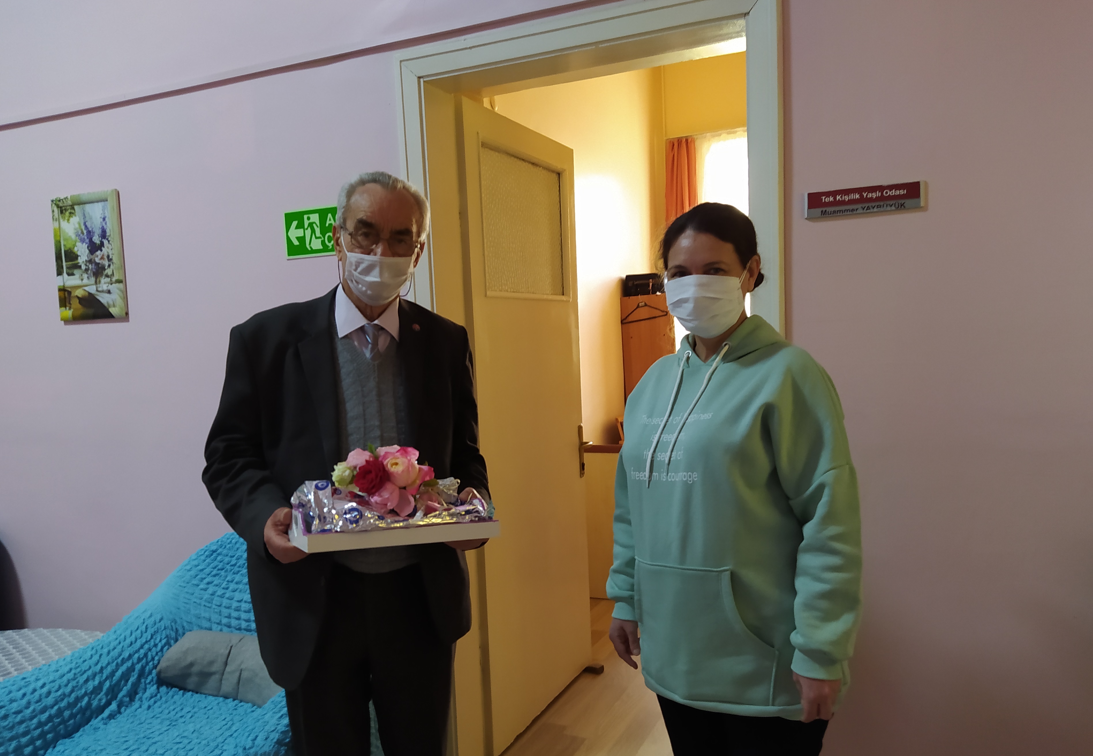 Değerli büyüğümüz Kırklareli Huzurevi sakini emekli öğretmen Muammer YAYBÜYÜK'ün öğretmenler gününü kutladık. Tüm öğretmenlerimizin öğretmenler günü kutlu olsun.