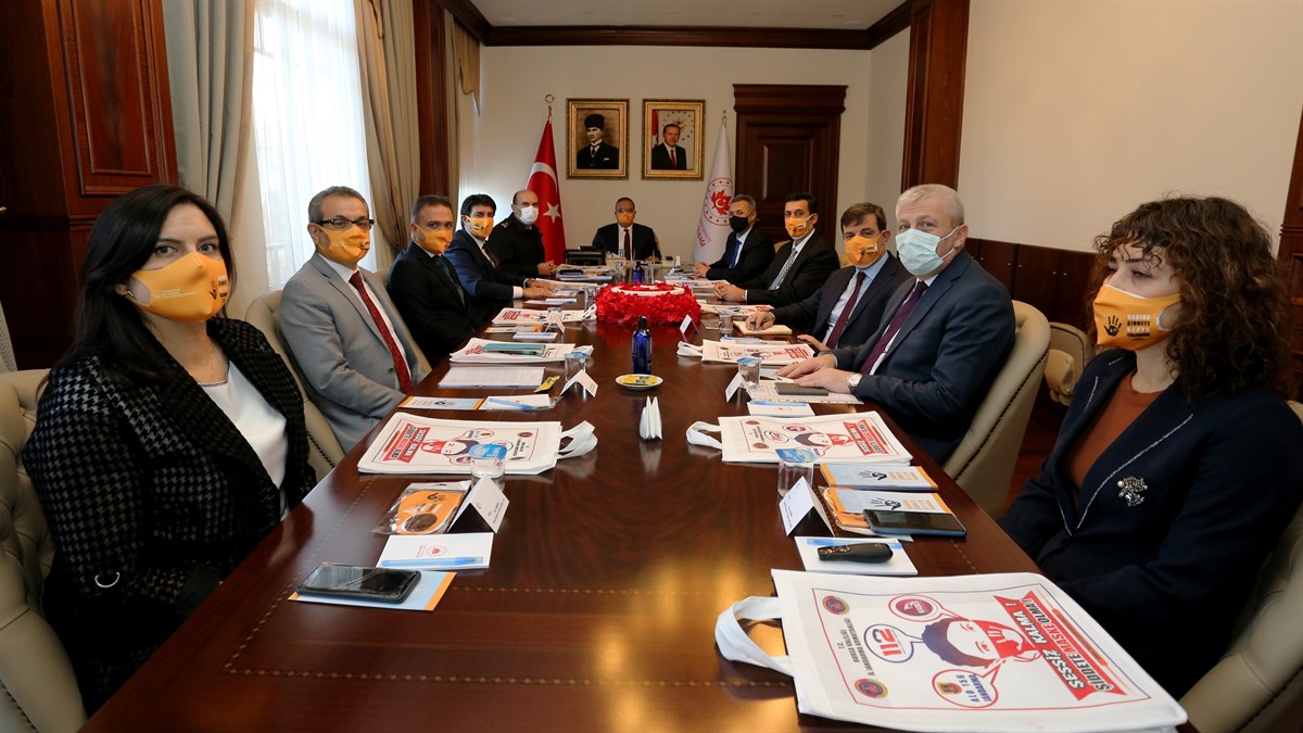 "Kadına Yönelik Şiddetle Mücadele Koordinasyon, İzleme ve Değerlendirme Toplantısı" Bursa Valimiz Sayın Yakup Canbolat Başkanlığında Gerçekleştirildi.