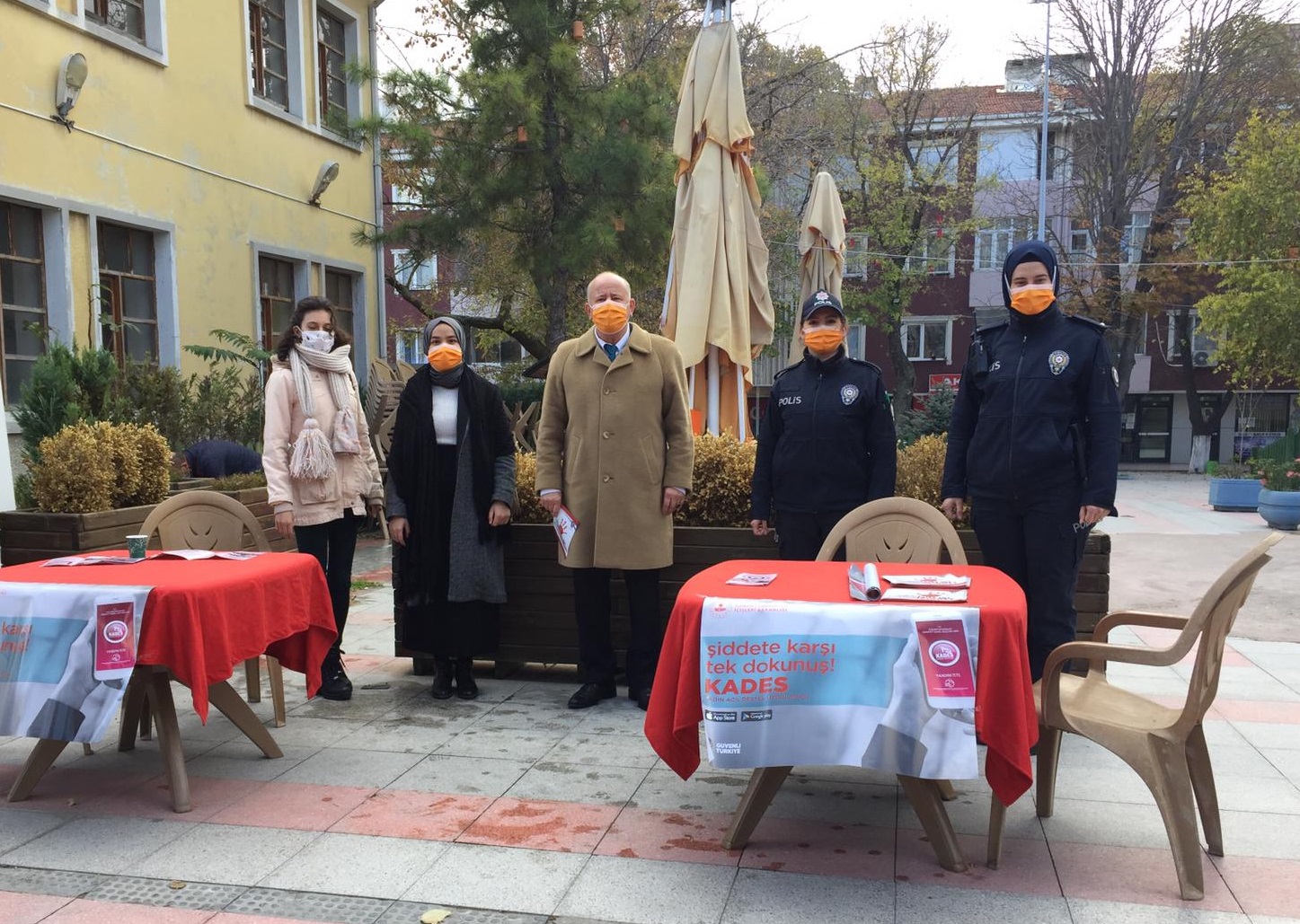 25 Kasım Kadına Yönelik Şiddete Karşı Uluslararası Mücadele Günü Kapsamında Lüleburgaz ve Vize İlçemizde gerçekleştirdiğimiz etkinliklerle “Kadına şiddet, İnsanlığa ihanettir.” dedik.