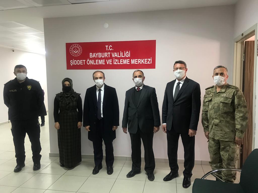 Bayburt Valisi Cüneyt EPCİM, Bayburt Şiddet Önleme ve İzleme Merkezi Müdürlüğü'nü Ziyaret Etti