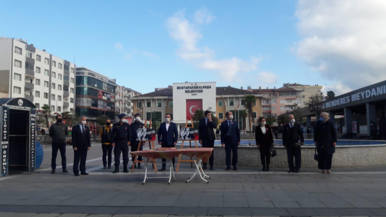 Mustafakemalpaşa İlçemizde Kadına Yönelik Şiddete Karşı Mücadele İçin Broşür Dağıttık