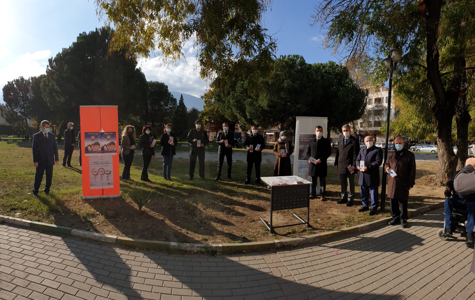 Gürsu İlçemizde Kadına Yönelik Şiddete Karşı Mücadele İçin Broşür Dağıttık