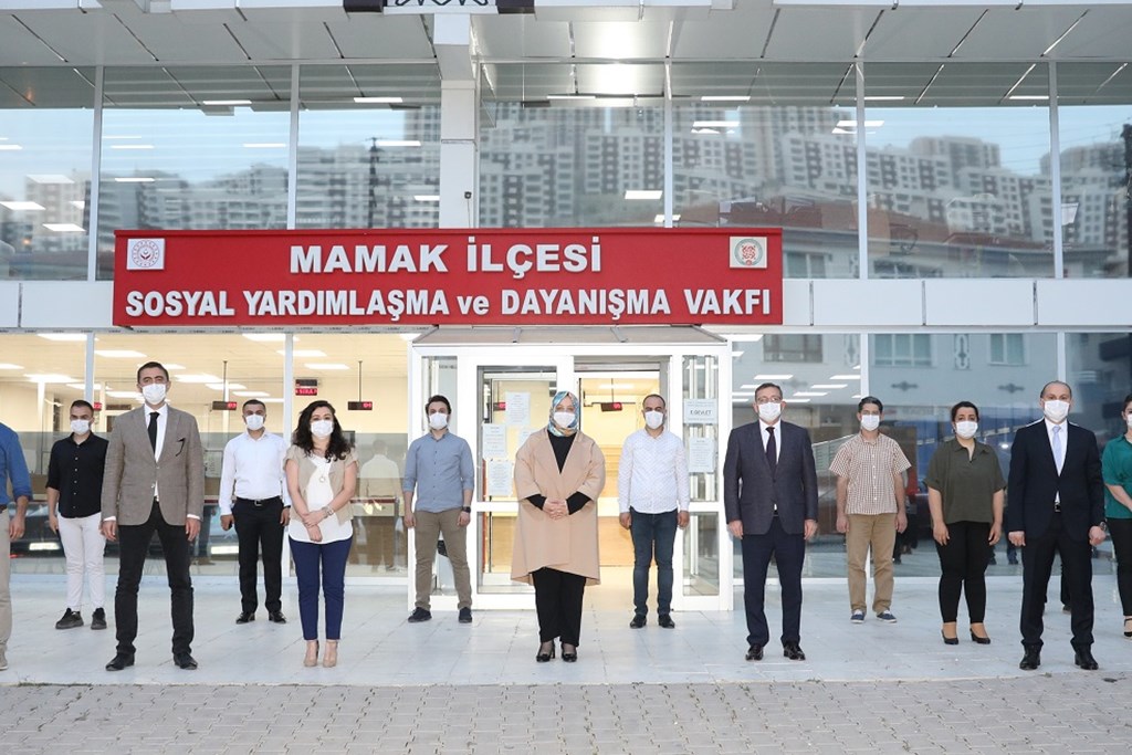 Bakan Selçuk: “Sosyal Yardımlaşma ve Dayanışma Vakıfları'na Salgın Nedeniyle Aralık Ayında 186 Milyon TL Daha Ek Kaynak Gönderiyoruz”