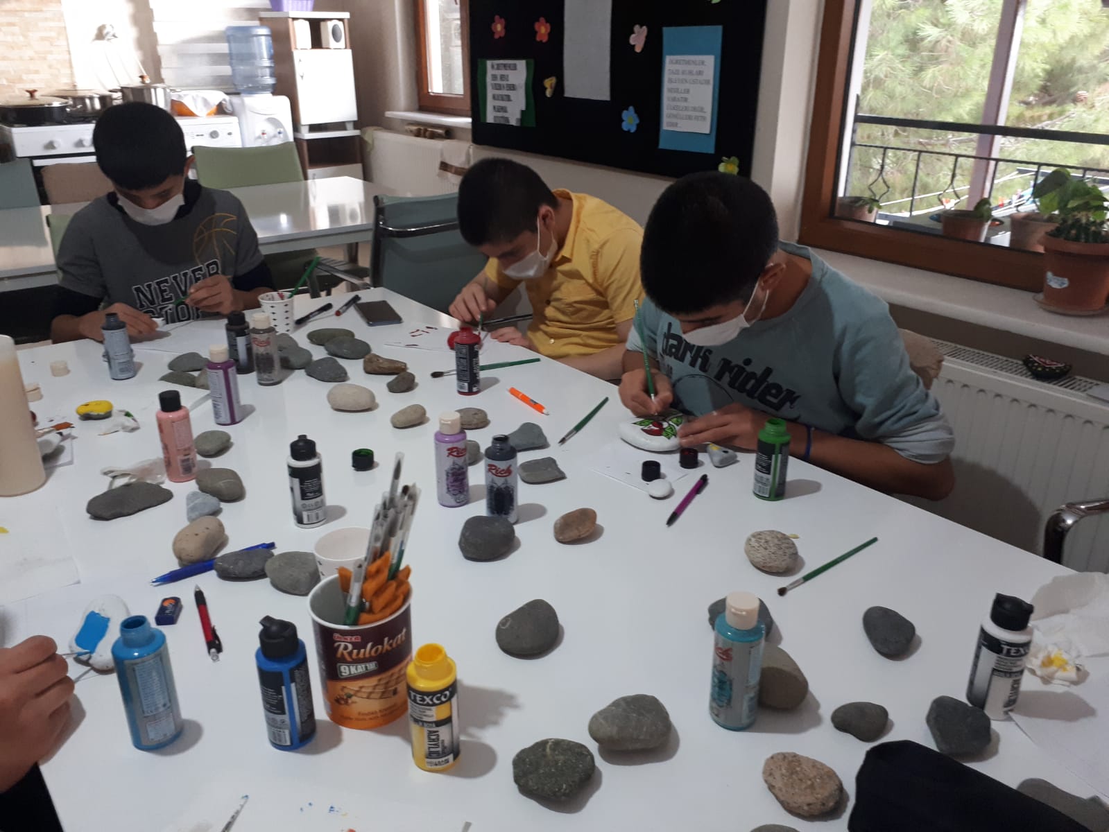 Taş Boyama Etkinliği Gerçekleştirildi