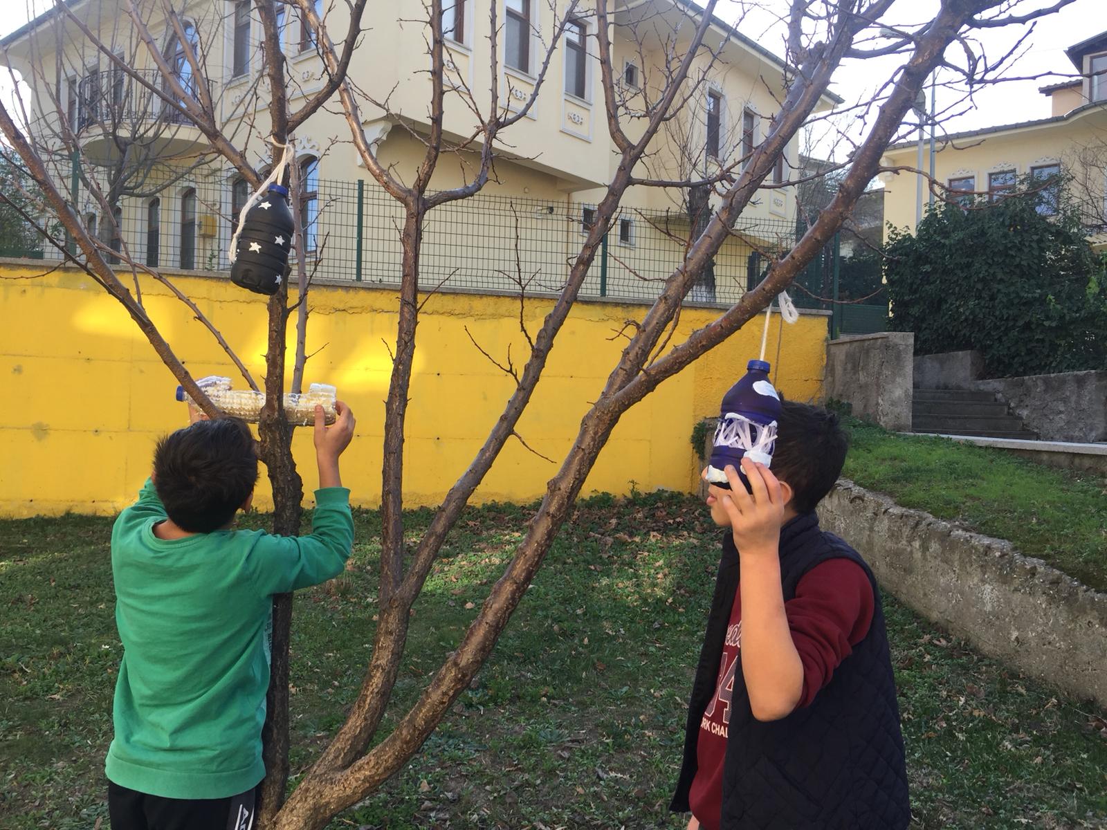 Miniklerden Kuşlara Yuva