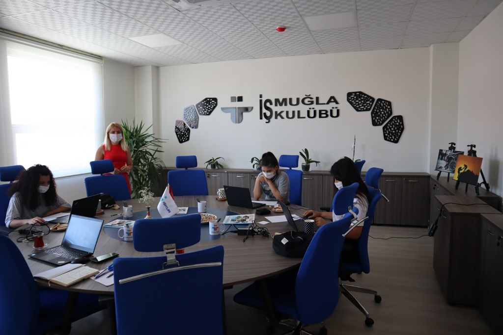 İş Kulüplerinde 11.500 Kişiye Çevrim İçi Eğitim Verildi