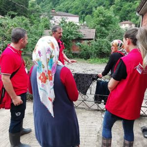 Psikososyal Destek Ekiplerimiz Araklı’da Selden Etkilenen Vatandaşlarımıza Psikolojik İlk Yardımda Bulundu - fotoğraf 3