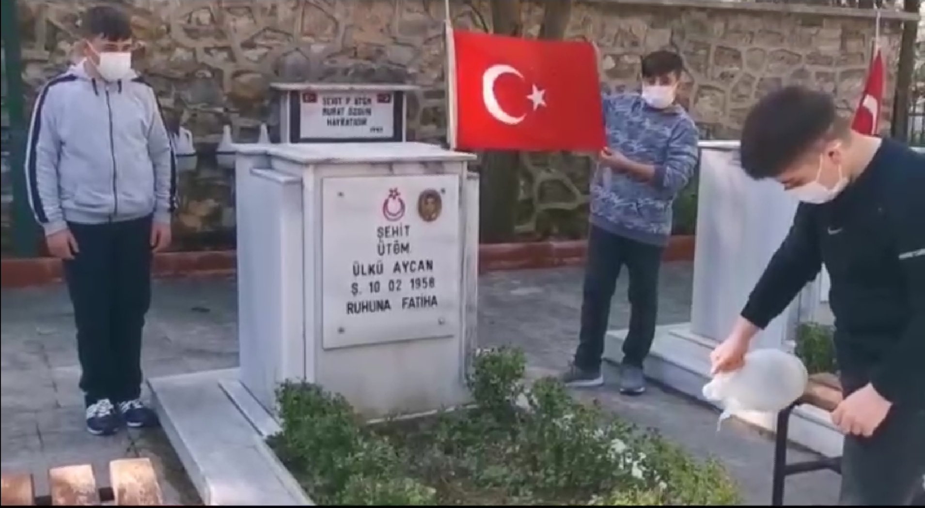 Çocuklarımız Pınarbaşı Şehitliğinde Dualar Ettiler