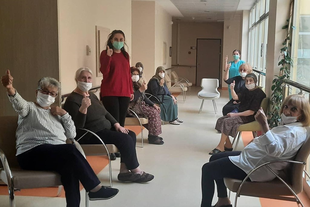 Nursing Home Residents Spend The Epidemic Process Participating in Activities