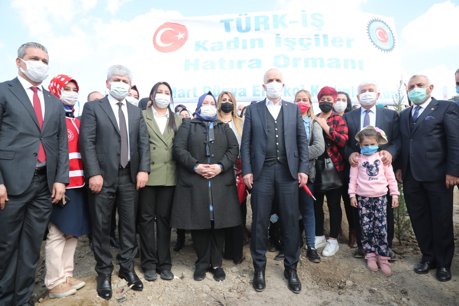 Bakan Selçuk Hatay'da Kadın İşçilerle Bir Araya Geldi