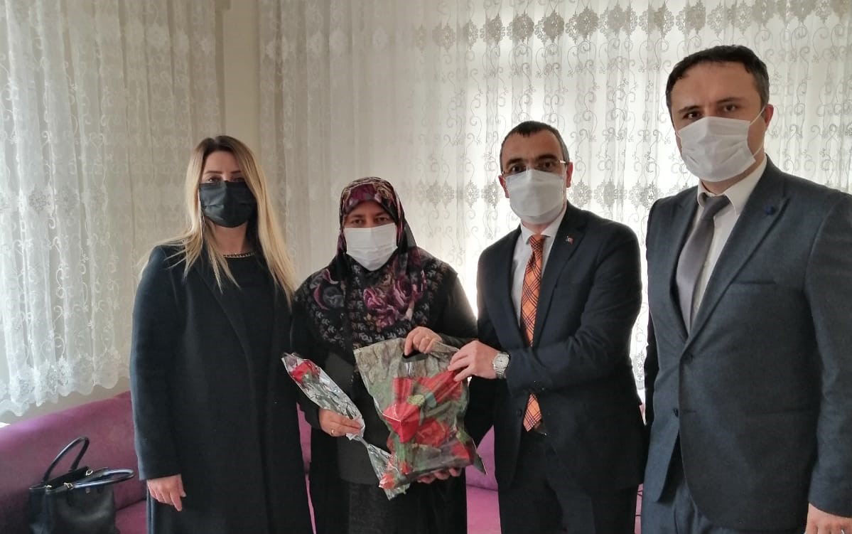 Kadınlar Gününde İnegöl İlçemizde Şehit Ailemiz Ziyaret Edildi