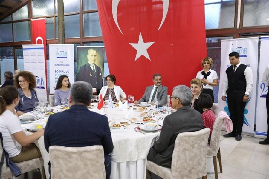 Koruyucu Ailelerimizle İftarda Bir Araya Geldik