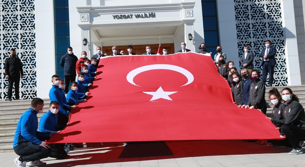 Anadolu Gönül Yolu-81 Genç 81 Bayrak etkinliği ile Türkiye’nin Dört Bir Yanından Gelecek Bayraklar Çanakkale’ye Ulaşacak