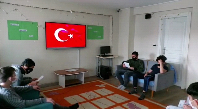 Çocuklarımız Kahraman Şehitlerimizi Dualarla Yâd Etmeye Devam Ediyor