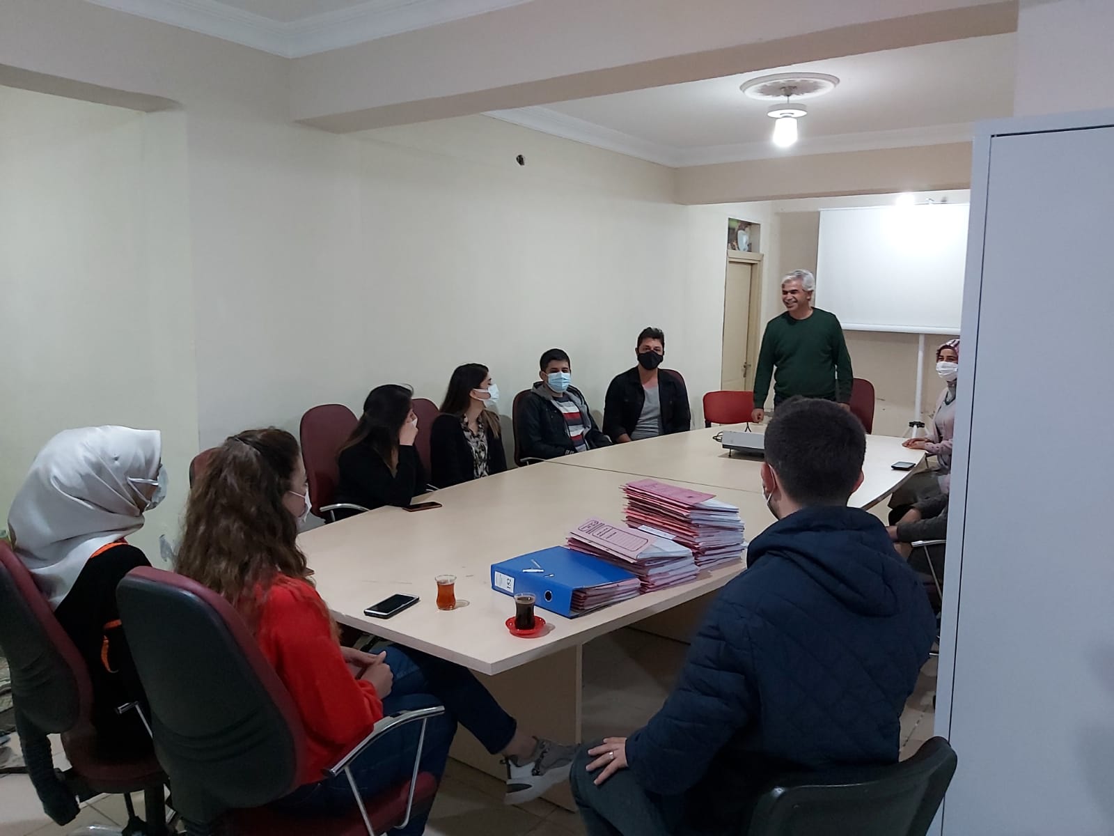 Kırıkhan Sosyal Hizmet Merkezi Müdürlüğü Personeline “Sosyal Ekonomik Destek Hizmet Modeli” Konulu Hizmet İçi Eğitim Verildi.