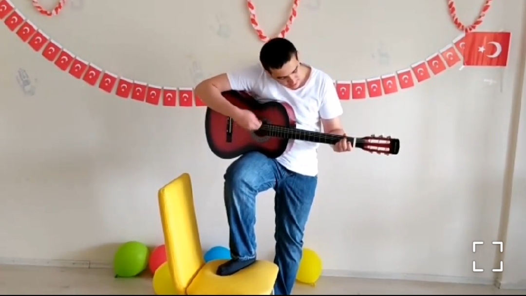 Şarkılar 101. Yıl Kutlamaları İçin Söylendi