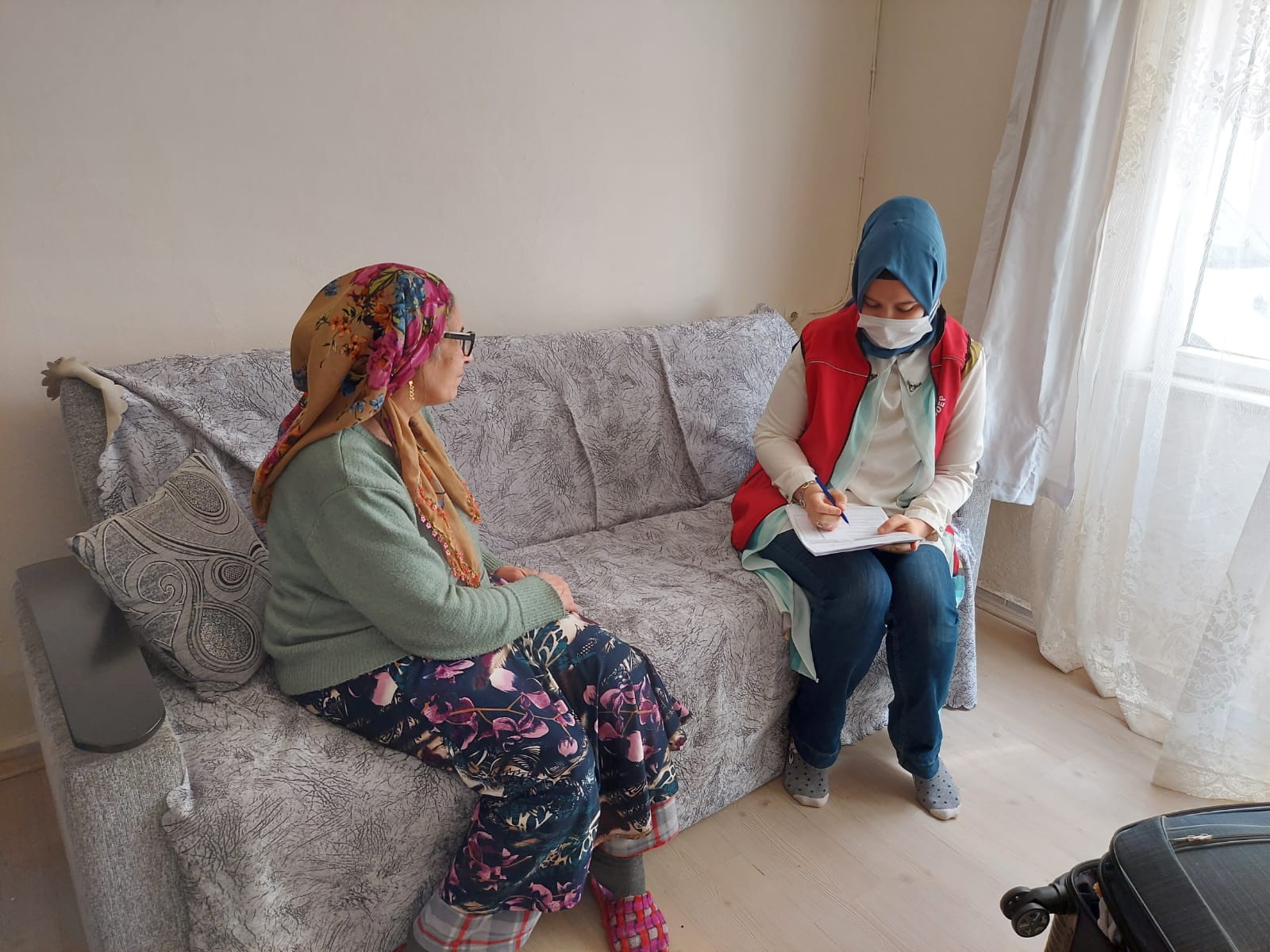 İnegöl İlçemizde Pandeminin Aile İçi İlişkilere Etkisi Üzerine Saha Çalışmaları Gerçekleştiriliyor 