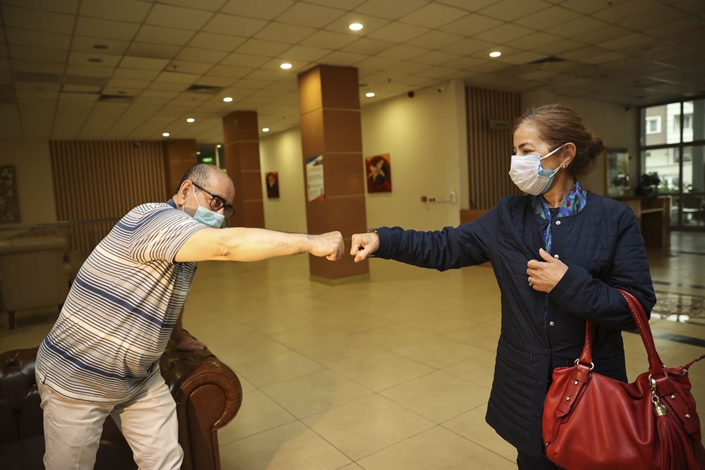  Normalleşme adımları kapsamında huzurevlerimiz kademeli olarak yeniden ziyarete açıldı