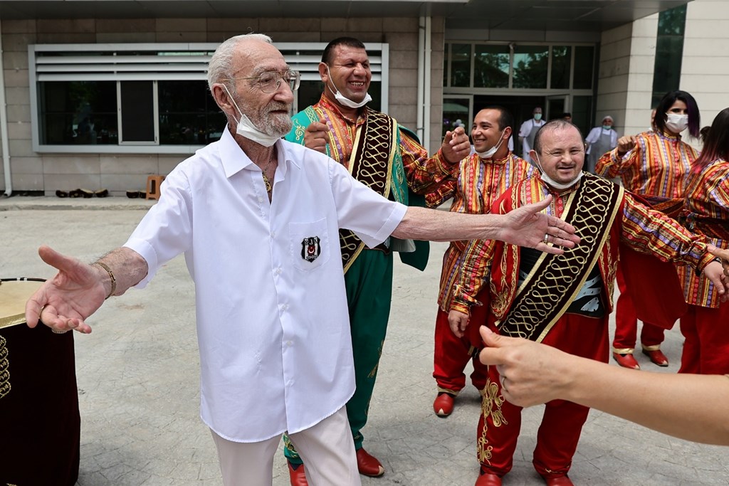 Huzurevi sakinlerimiz Babalar Günü'nü kutladı