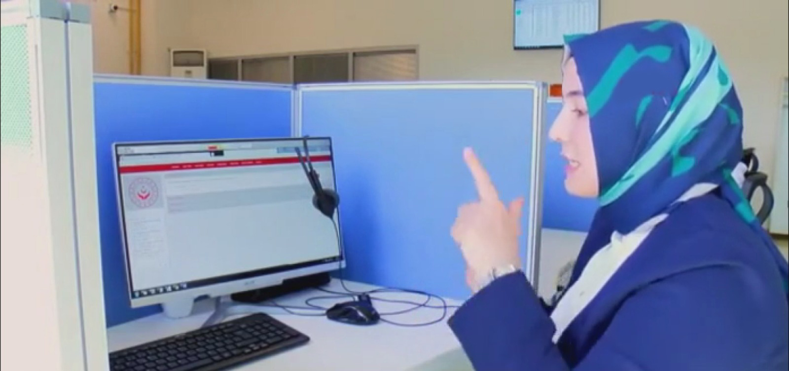 Aile ve Sosyal Hizmetler Bakanlığınca Türkiye'nin İlk 'İşitme Engelliler İletişim Merkezi' Açılacak