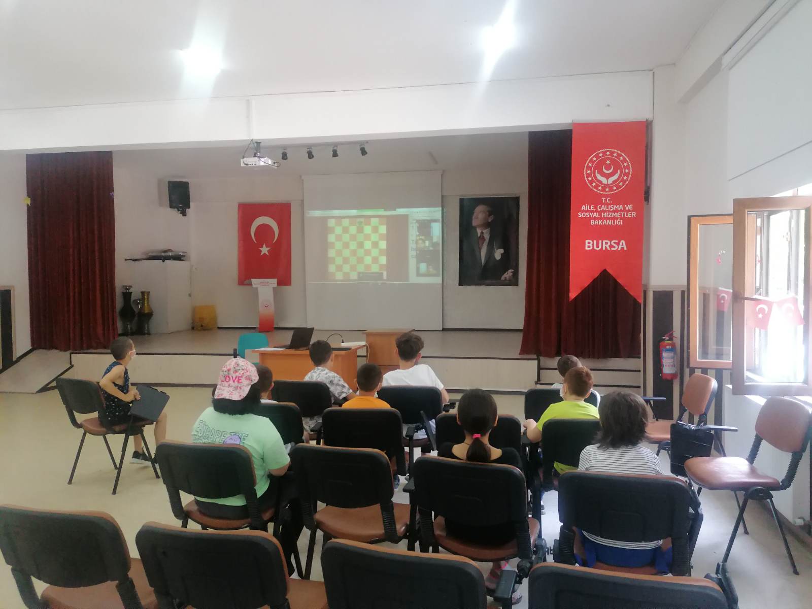 Online Eğitimlerle Çocuklarımız Satranç Öğreniyor