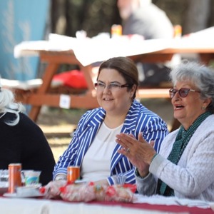 Derya Yanık, Minister of Family and Social Services, got together with residents of Sultangazi Nursing Home - fotoğraf 3