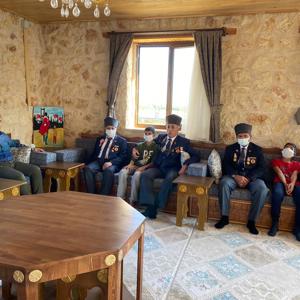 1 Ekim Dünya Yaşlılar Gününde Gazilerimiz Çocuklarımız ile Buluştu - fotoğraf 6