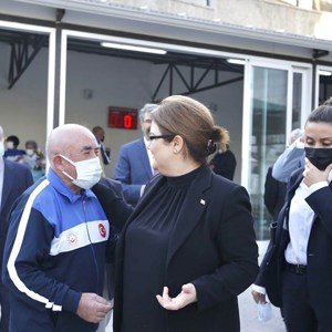  Our Minister Derya Yanık, Came Together with Residents of Nursing Homes on International Day of Elder Persons - fotoğraf 4