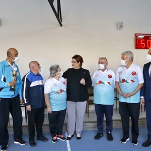  Our Minister Derya Yanık, Came Together with Residents of Nursing Homes on International Day of Elder Persons - fotoğraf 6