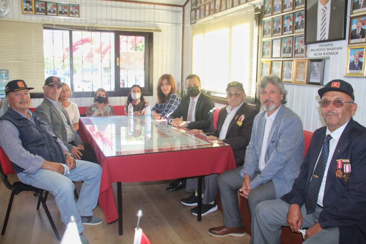 İl Müdürümüz Osman Toprakçı Fethiye Muharip Gaziler ve Şehit Aileleri Yardımlaşma ve Dayanışma Derneği’ni ziyaret etti.