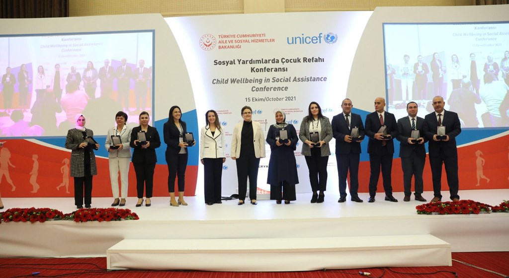 Bakanımız Derya Yanık: “Sosyal yardım başvuruları, bugün itibarıyla e-Devlet'ten yapılabilecek”