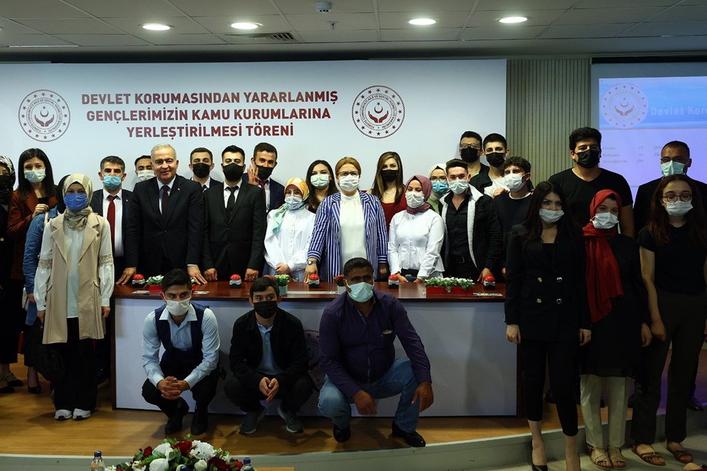 Bakanlığımıza Bağlı Kuruluşlarda Yetişen 1050 Genç Kamuda İstihdam Edilecek