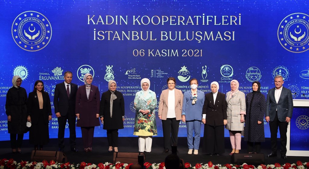 Emine Erdoğan Hanımefendi ile Bakanımız Derya Yanık, Kadın Kooperatifleri İstanbul Buluşması Programı'na Katıldı