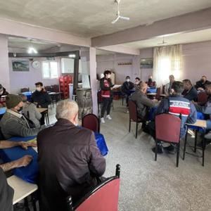 Havza Sosyal Hizmet Merkezi ve jandarma kapı kapı dolaşarak kadına yönelik şiddete farkındalık çalışması gerçekleştirdi - fotoğraf 2
