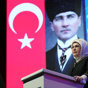 Emine Erdoğan Hanımefendi ve Bakanımız Derya Yanık "Kadına Yönelik Şiddete Karşı Uluslararası Mücadele Günü Paneli"ne katıldı - fotoğraf 3