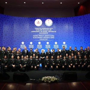 Emine Erdoğan Hanımefendi ve Bakanımız Derya Yanık "Kadına Yönelik Şiddete Karşı Uluslararası Mücadele Günü Paneli"ne katıldı - fotoğraf 6