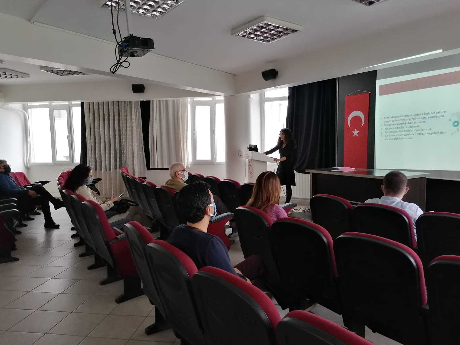 Antakya Sosyal Hizmet Merkezi Müdürlüğü tarafından Koruyucu Ailelere yönelik “Güvenli ve Etkin Medya Kullanımı” konulu seminer verildi.