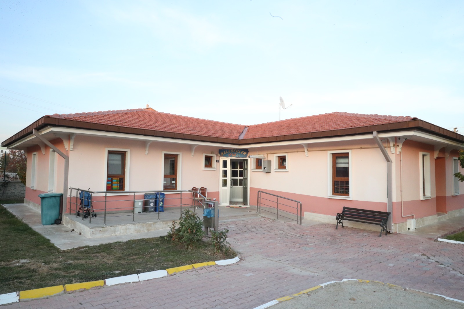 Bakanımız Derya Yanık: “2002 yılında 25 çocuğa bir bakım personeli düşerken; şimdi 2 çocuğumuza bir bakım personeli ile hizmet veriyoruz”