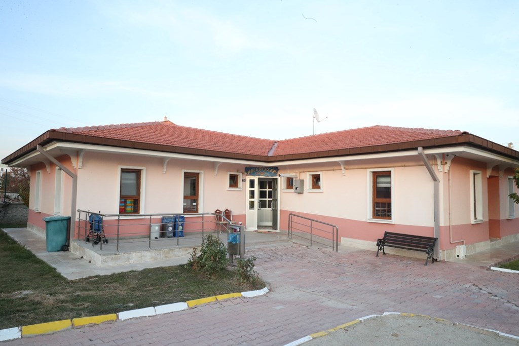 Bakanımız Derya Yanık: “2002 yılında 25 çocuğa bir bakım personeli düşerken; şimdi 2 çocuğumuza bir bakım personeli ile hizmet veriyoruz”