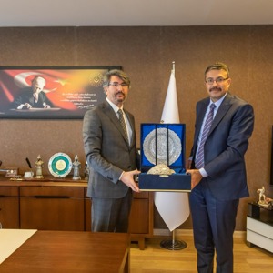Kütahya Valisi Ali Çelik Engelli ve Yaşlı Hizmetleri Genel Müdürlüğünü Ziyaret Etti  - fotoğraf 2