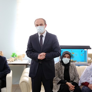 Vali Cüneyt Epcim ile Hanımefendi Huzur Evi Sakinlerimizle Bir Araya Geldi - fotoğraf 6