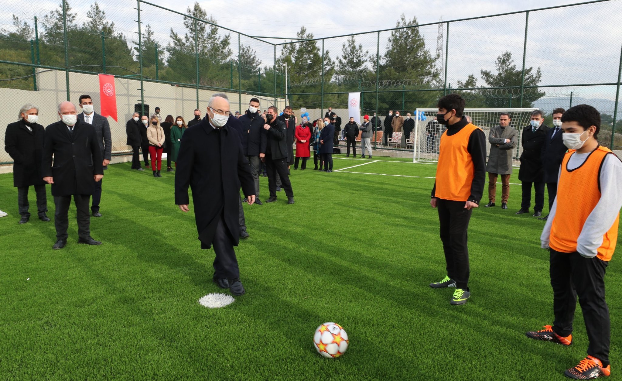 Gençlerimizin Spor ve Eğitim İhtiyaçları İçin Yapılan Halı Saha Tesisi ve Bilgisayar Atölyesi Açılışı 