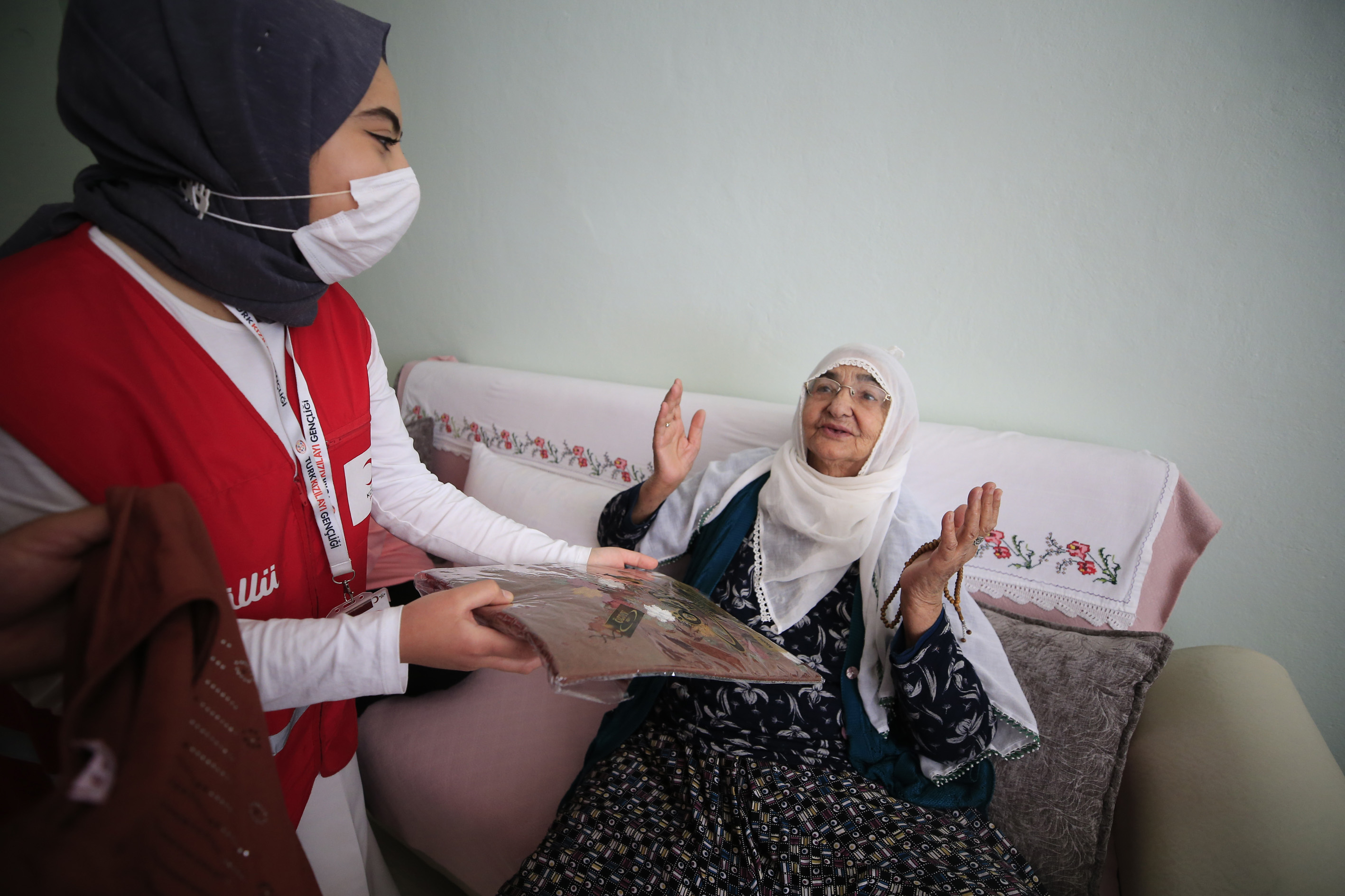 Bakanımız Derya Yanık: “Bakıma ihtiyacı olan engelli vatandaşlar ve aileleri için bu ay toplam 1 milyar 256 milyon TL Evde Bakım Yardımı’nı hesaplara yatırdık"