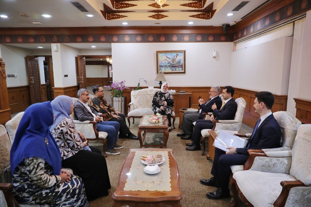 Bakan Selçuk, Ulusal Çocuk Günü Etkinliklerine Katılmak Üzere Endonezya’da