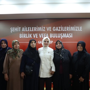 Bakan Göktaş, Gaziantep'te şehit aileleri ve gazilerle vefa buluşmasında bir araya geldi: - fotoğraf 13