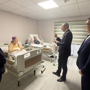 Pınarhisar Kaymakamı Sayın Enver Özderin ve İlçe Nüfus Müdürü Sayın Hatime Yıldırım’dan Huzurevi Sakinlerine Ziyaret - fotoğraf 2